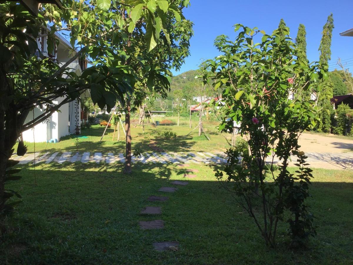 波普托Baan Yaimai Boutique Samui公寓 外观 照片
